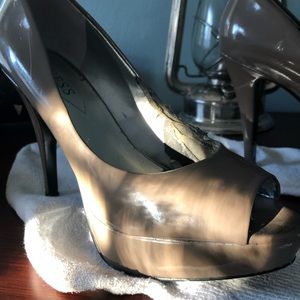 Guess patent nude peep toe heels. 7.5